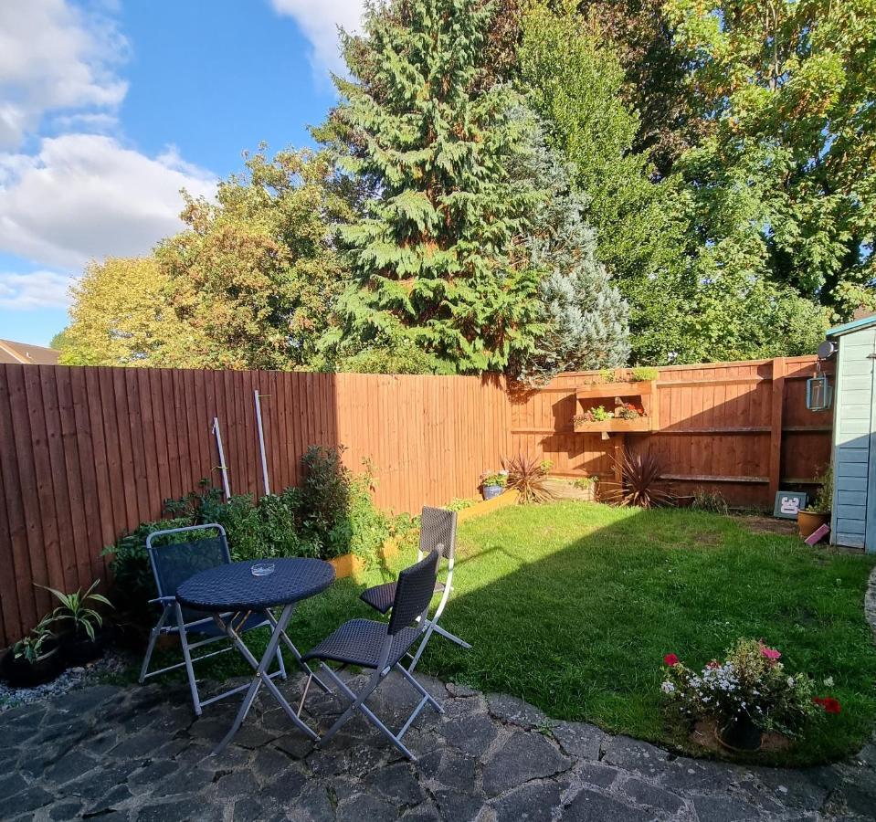 Private One Bedroom Apartment With Garden And Parking Thame Eksteriør bilde